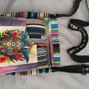 HANDMADE BOHO LOOKING BAG. NWOT, LOTS OF POCKETS